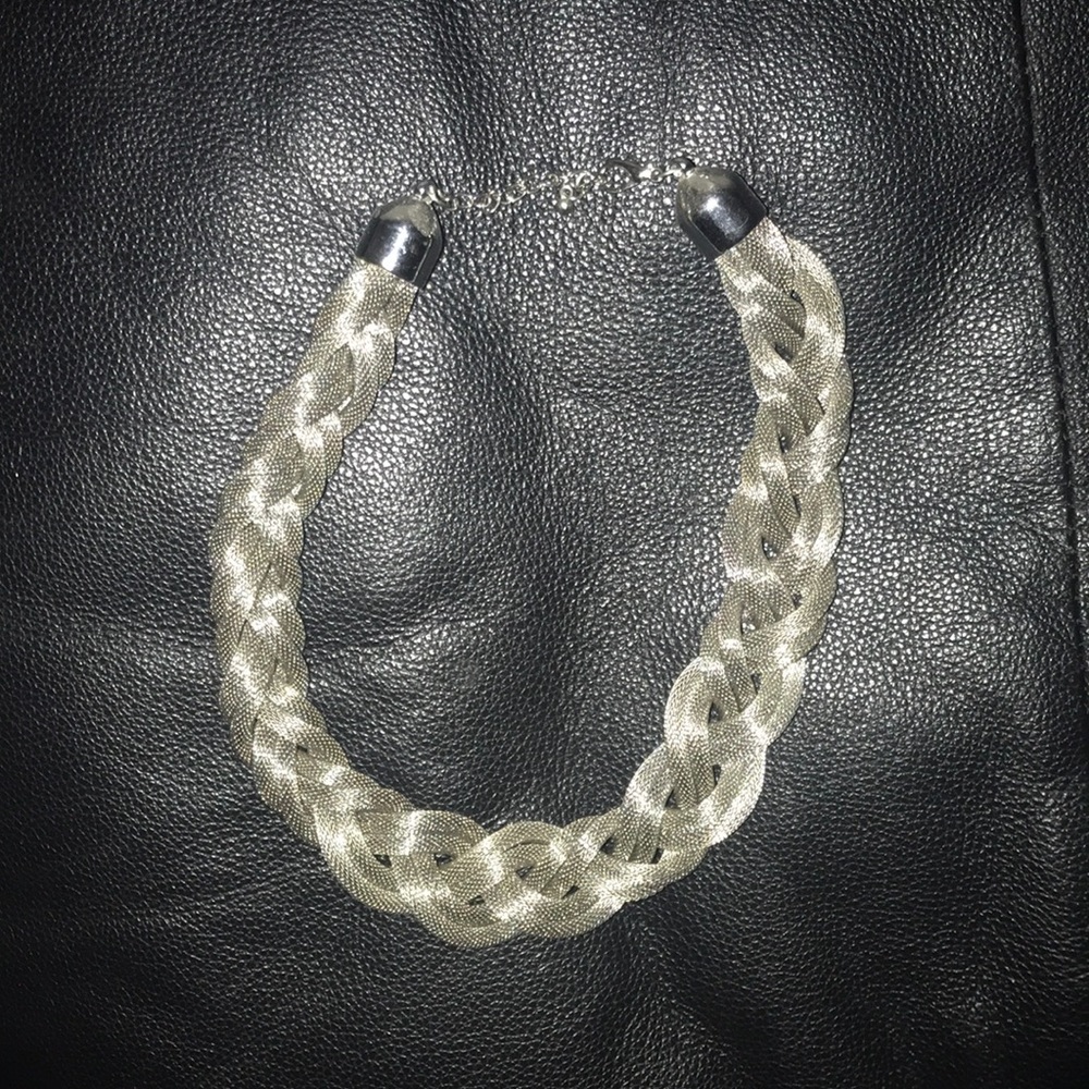Twist Necklace